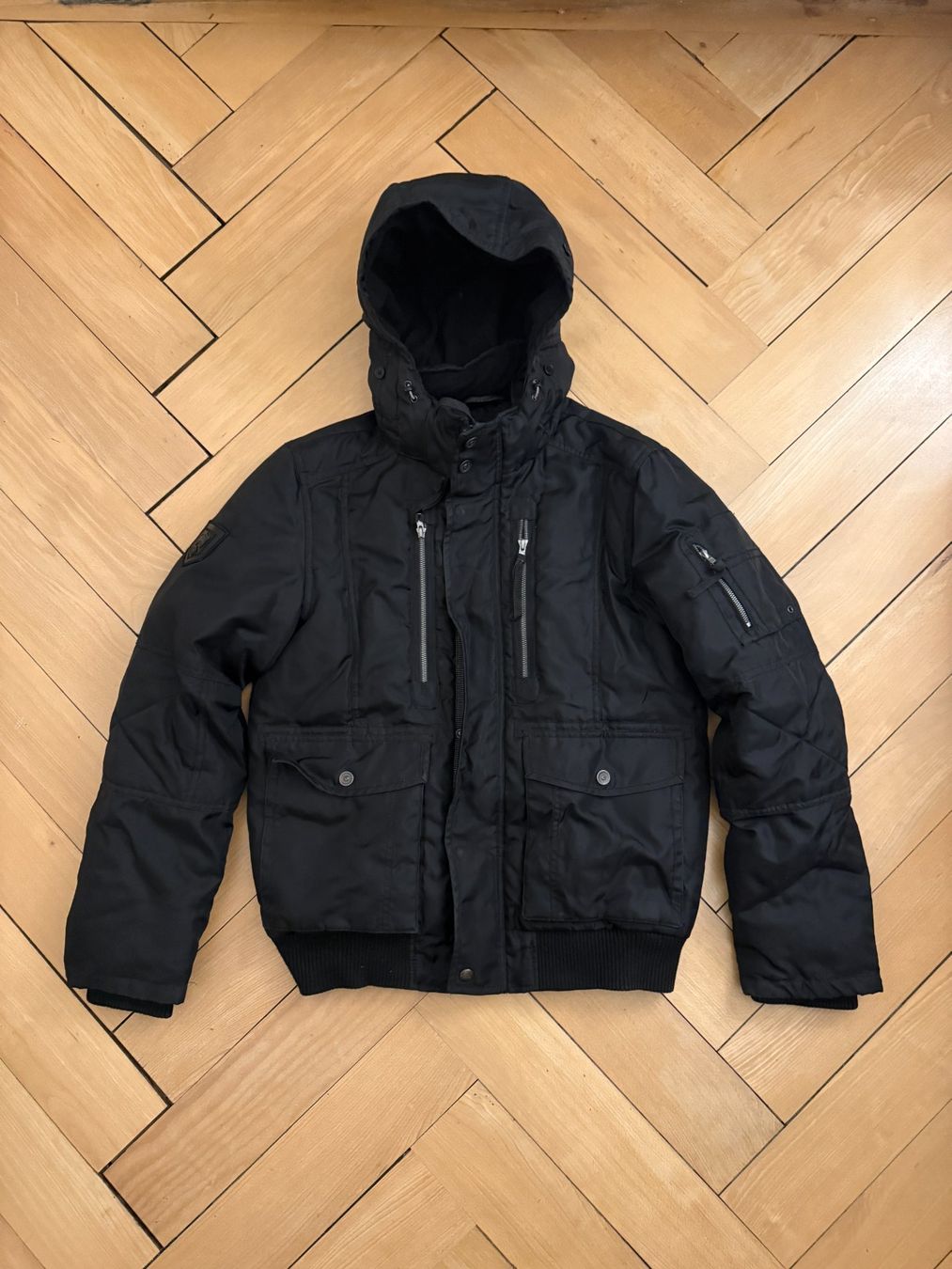 Jack & Jones Giacche: JACK & JONES - Winterjacke schwarz L – Usato da Zürich venduto da Diazaio