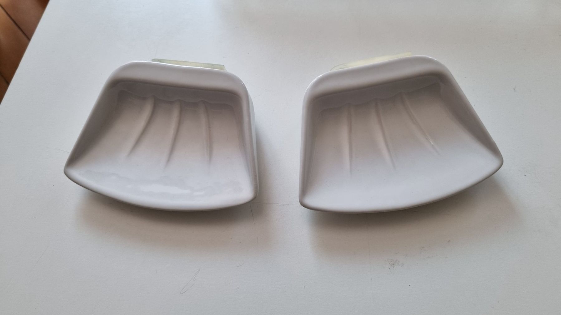 Portasapone: 2 porte savon blanc – Usato da La Chaux-de-Fonds venduto da mikilo1