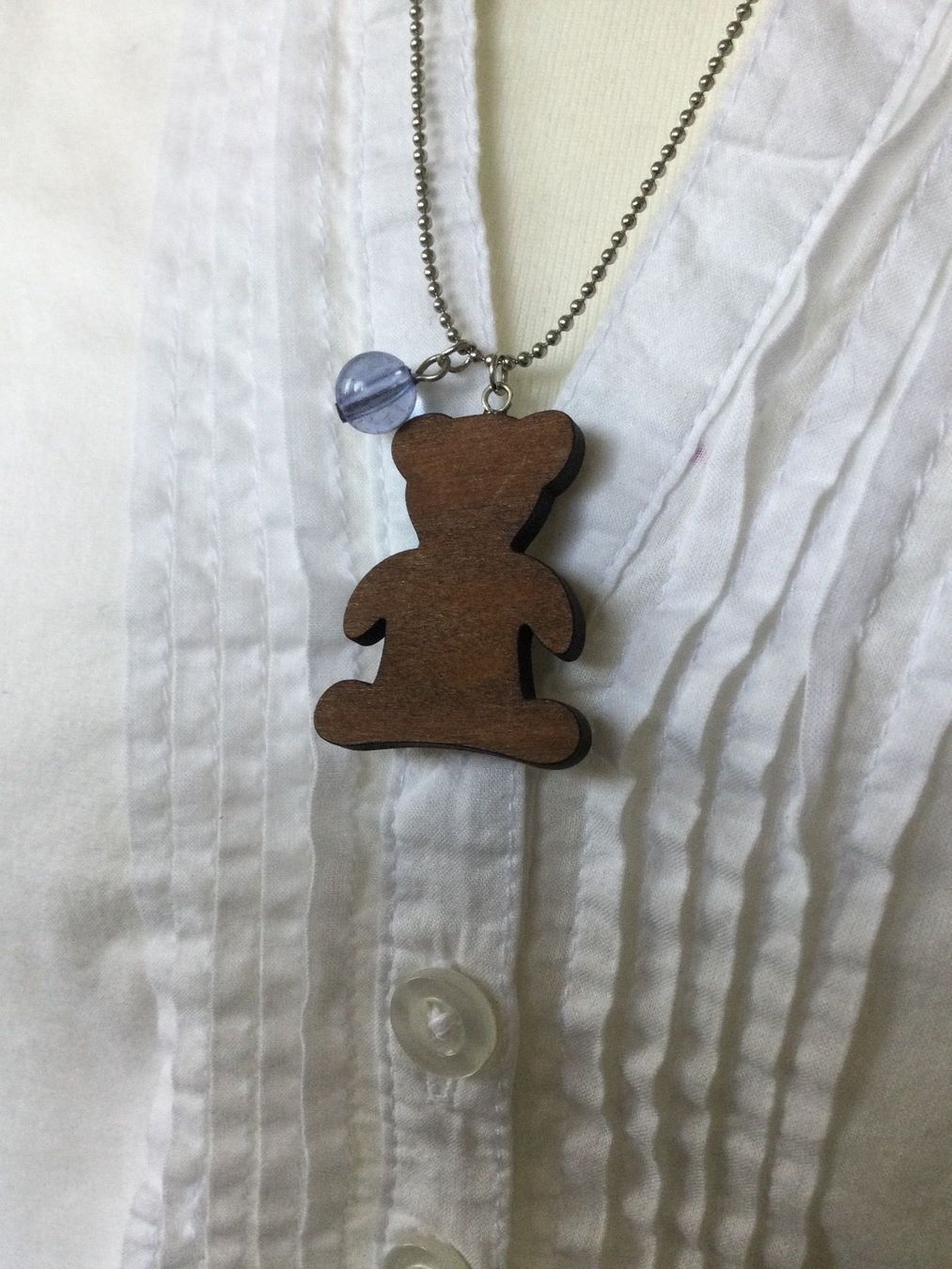 Colliers: Collier avec pendentif OURSON en bois – Neuf (Voir description) à Agiez par chouchanelle 1