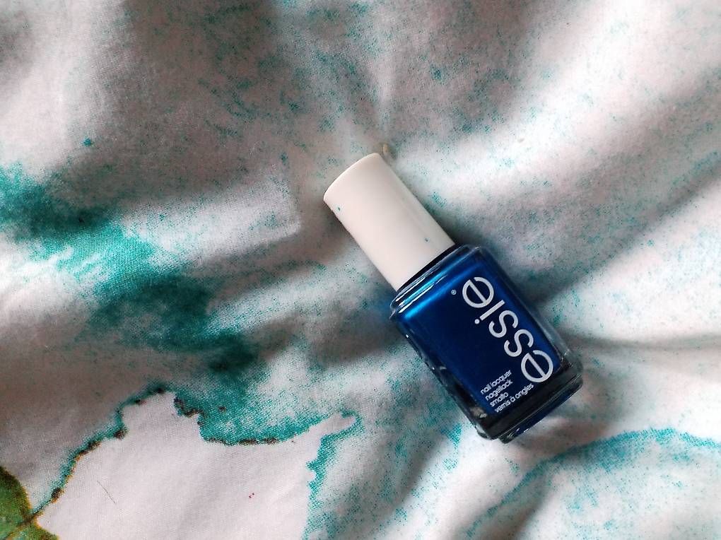 Smalto per unghie: Essie Nagellack metallic funkelndes blau – Usato da Bern venduto da Bluepop 1