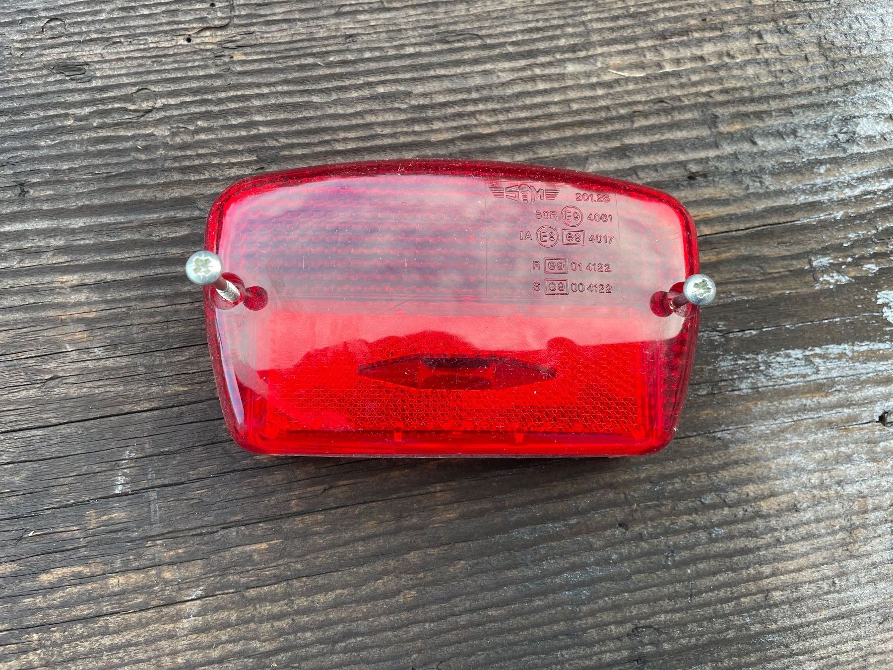 Ciclomotori: Cabochon feu arrière. – Usato da Leytron venduto da ACLEONARD01 1