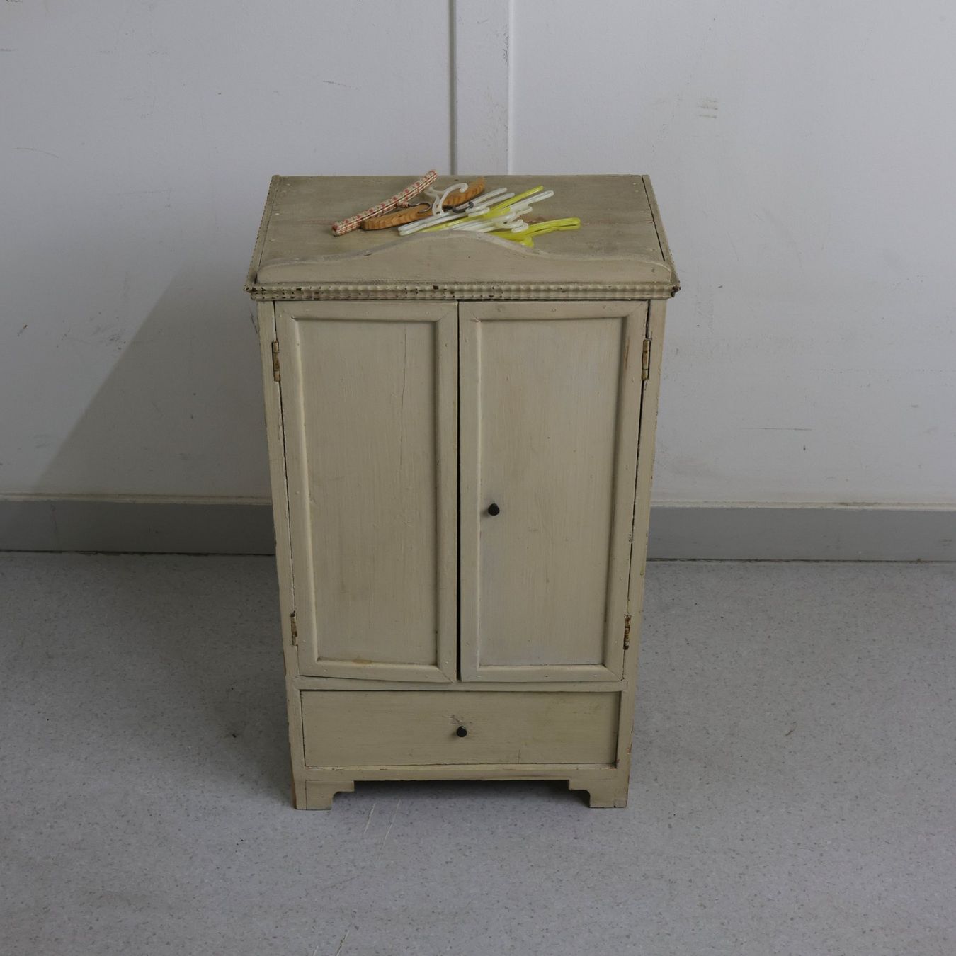 Commodes: Kleine Kommode – D'occasion à Volketswil par brockipfannenstil
