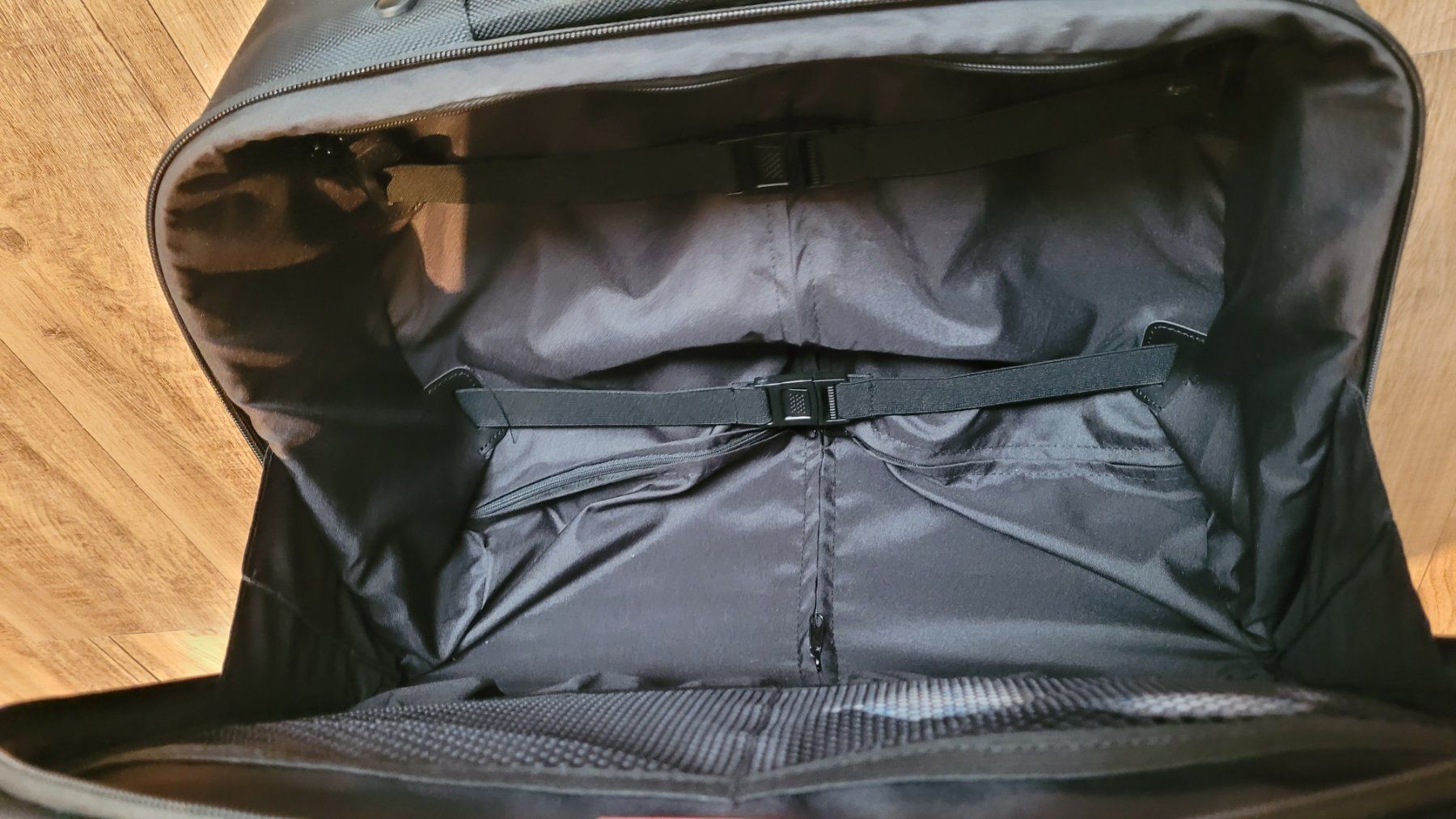 Valigie: Rollkoffer mit variablen Taschen, abschliessbar – Usato da Aarwangen venduto da Striezi01 5