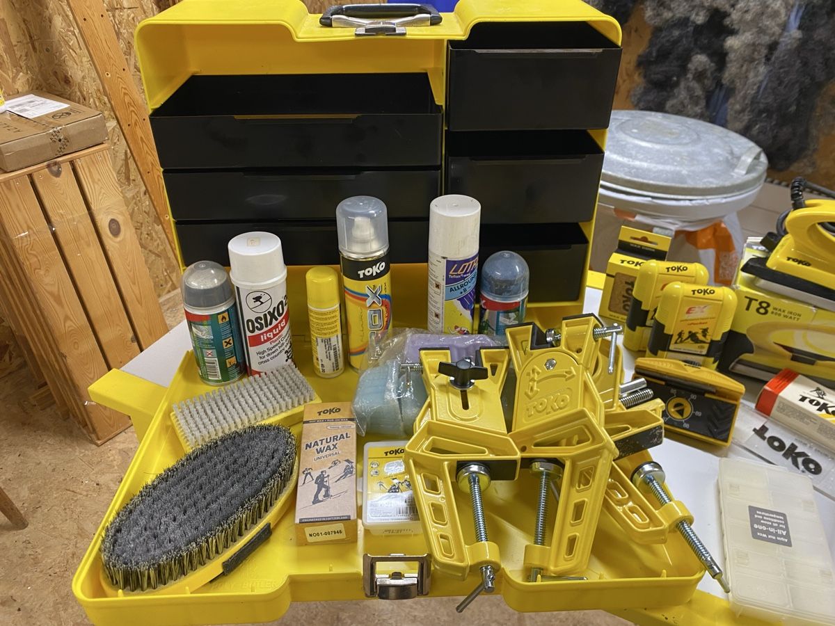 Toko Altro per sci: Toko Set/Wachstisch – Usato da Urnäsch venduto da gleider2000 2