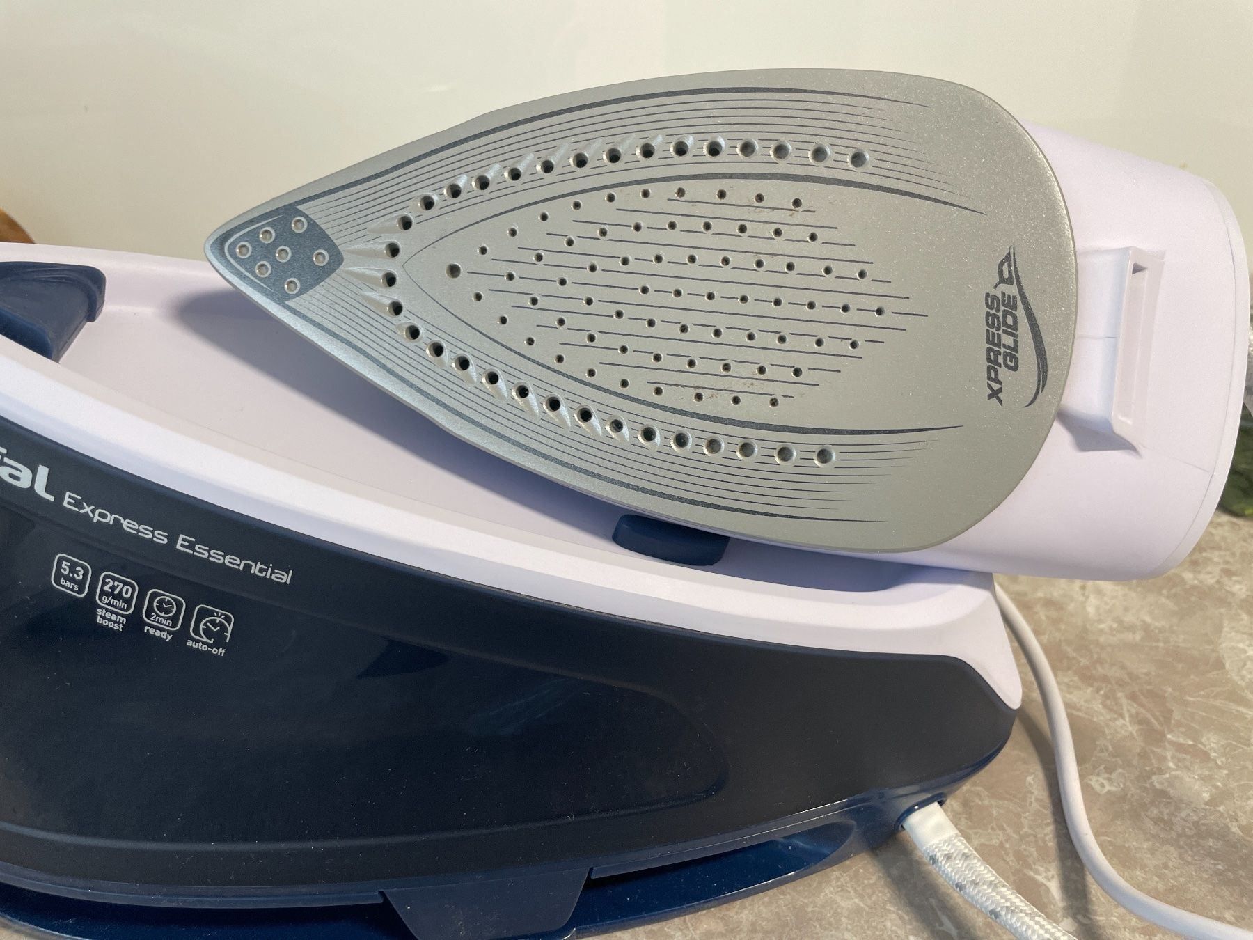 Tefal Bügeleisen: TEFAL EXPRESS ESSENTIAL-SV6116 – Gebraucht aus Glattbrugg von prod01