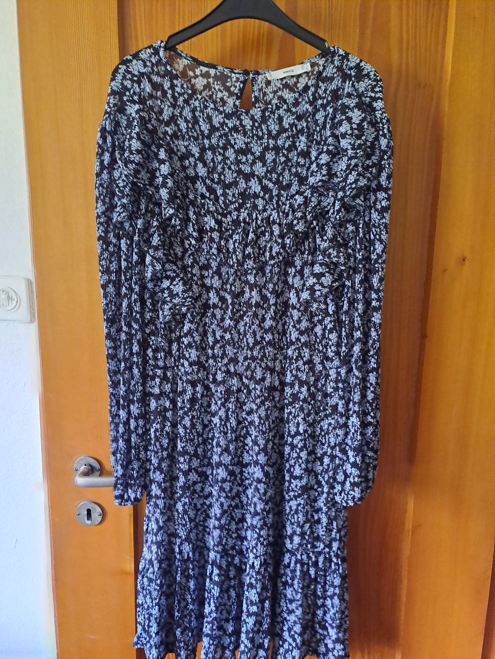 Mango Vestiti: Volantkleid Mango geblümt Gr. M – Nuovo (secondo la descrizione) da Engelberg venduto da ollinseaotter