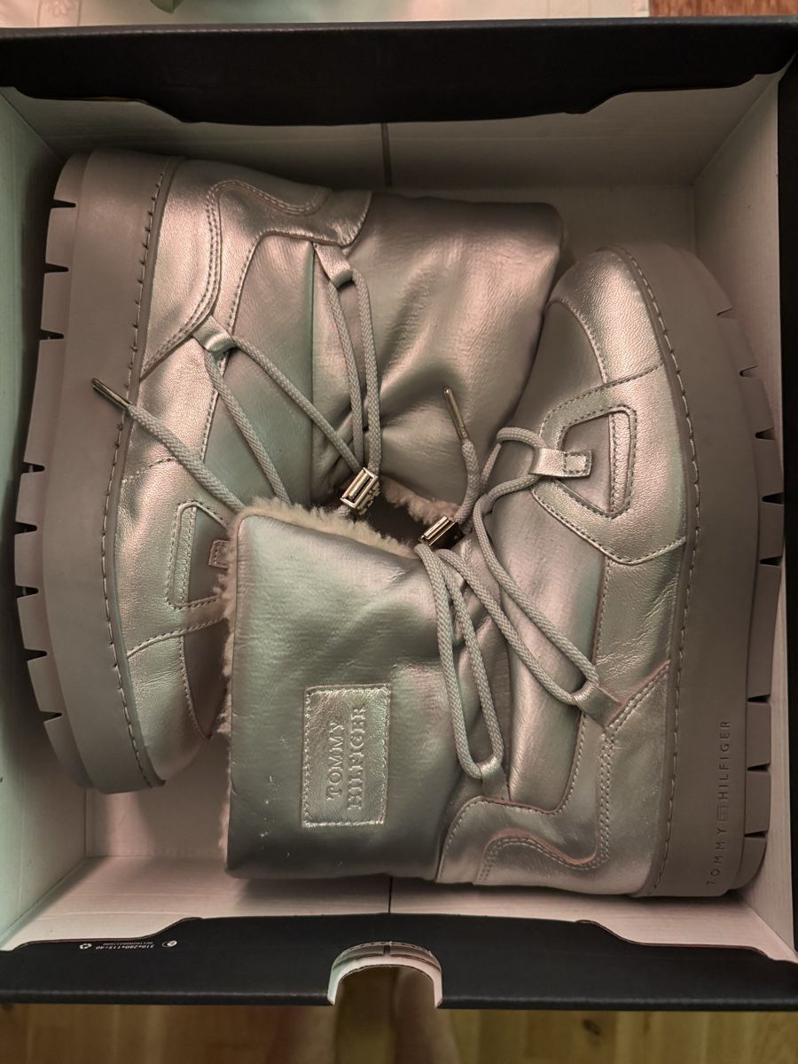 Tommy Hilfiger Scarpe da donna: TOMMY HILFIGER SCHNEESCHUHE ESSENTIAL SILBER GRAU 37 – Nuovo (secondo la descrizione) da Altendorf venduto da Mar_t7f5 4