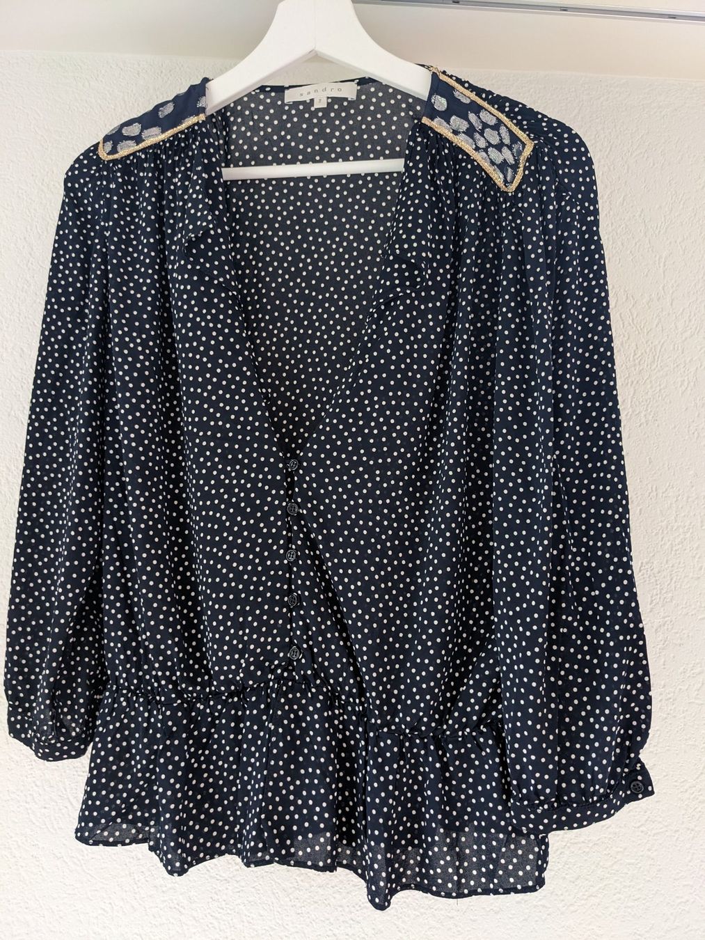 Sandro Camicette: Sandro Paris Bluse gr. 2 / S mit Applikation aus Seide – Usato da Lengnau AG venduto da Nathi88