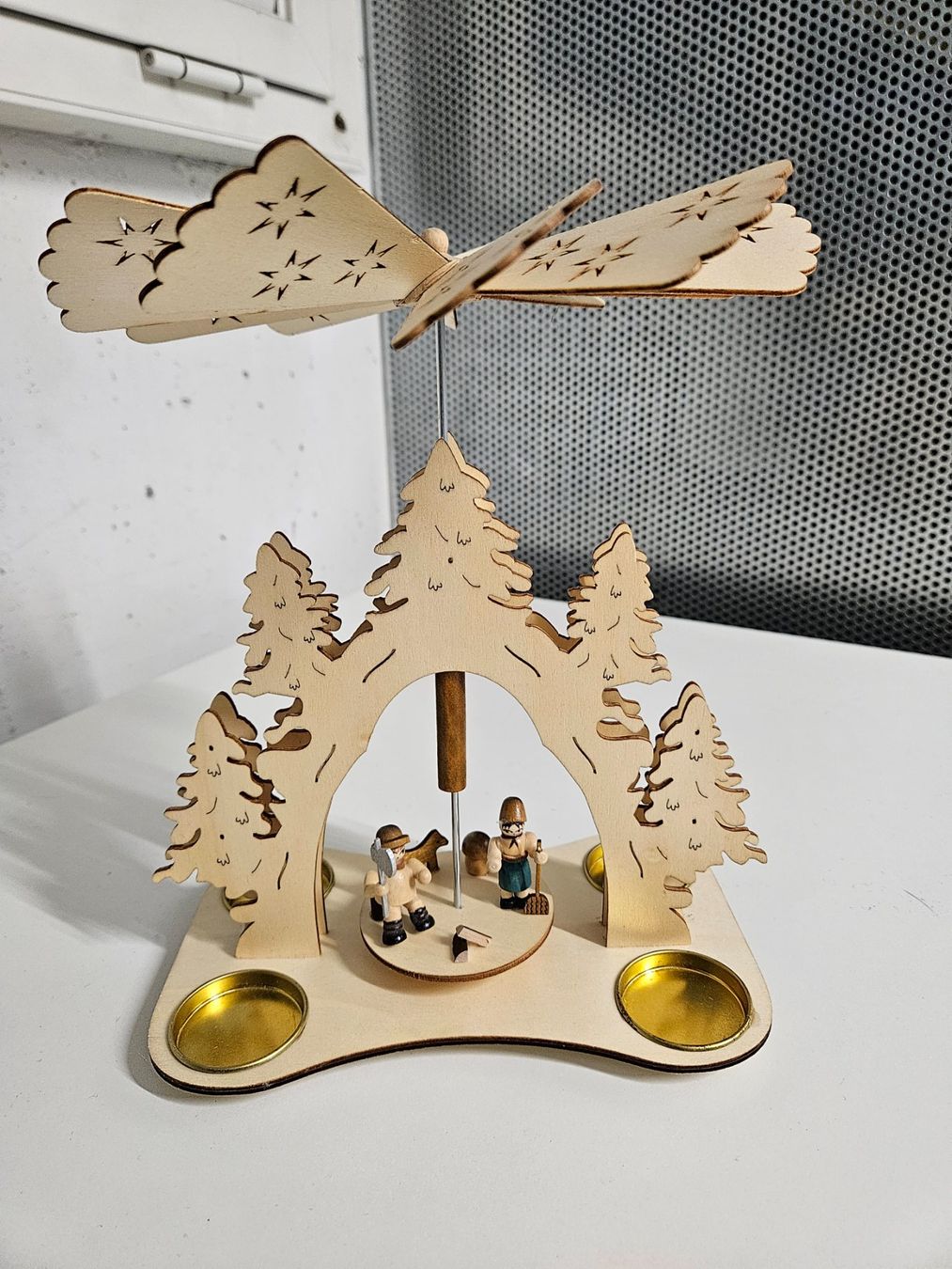 Tutte le decorazioni: Holzpyramide, Tischpyramide, Weihnachtsdeko, Top Zustand! – Nuovo (secondo la descrizione) da Dübendorf venduto da PrinceTamino