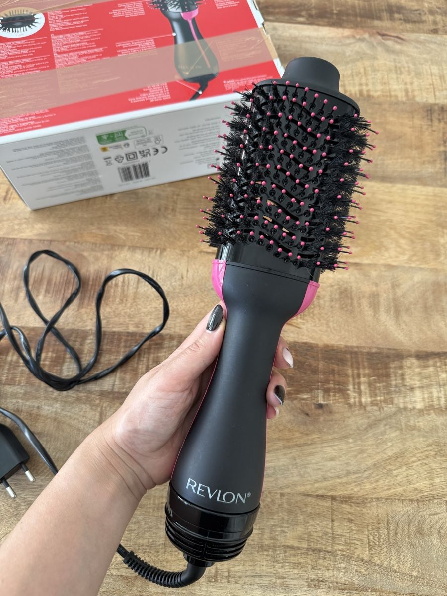 Altro per la cura dei capelli: Revlon One-Step Volumiser Warmluftbürste – Usato da Lugano venduto da rebecca.wardrobe 1
