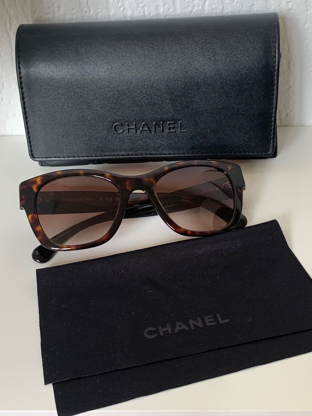 Chanel Brillen & Gläser: Lunettes de soleil Chanel neuve – Neu (gemäss Beschreibung) aus Gland von TallyEva