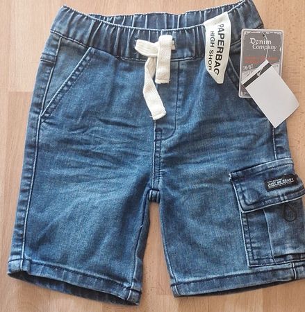 Short en jeans garçon neuf avec étiquette 104