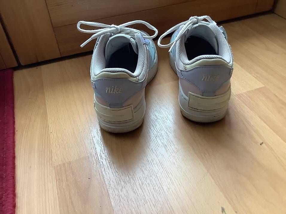 Nike Scarpe per ragazze: Nike Air force 1 gr. 38,5 EUR – Usato da Icogne venduto da Juka 4