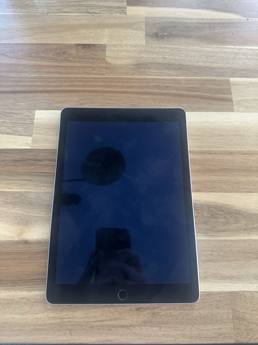 Tablet PC: Apple iPad Tablet silber guter technischer Zustand – Neu (gemäss Beschreibung) aus Eichberg von nev_p95z