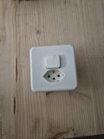 Steckdose mit Schalter weiss gebraucht