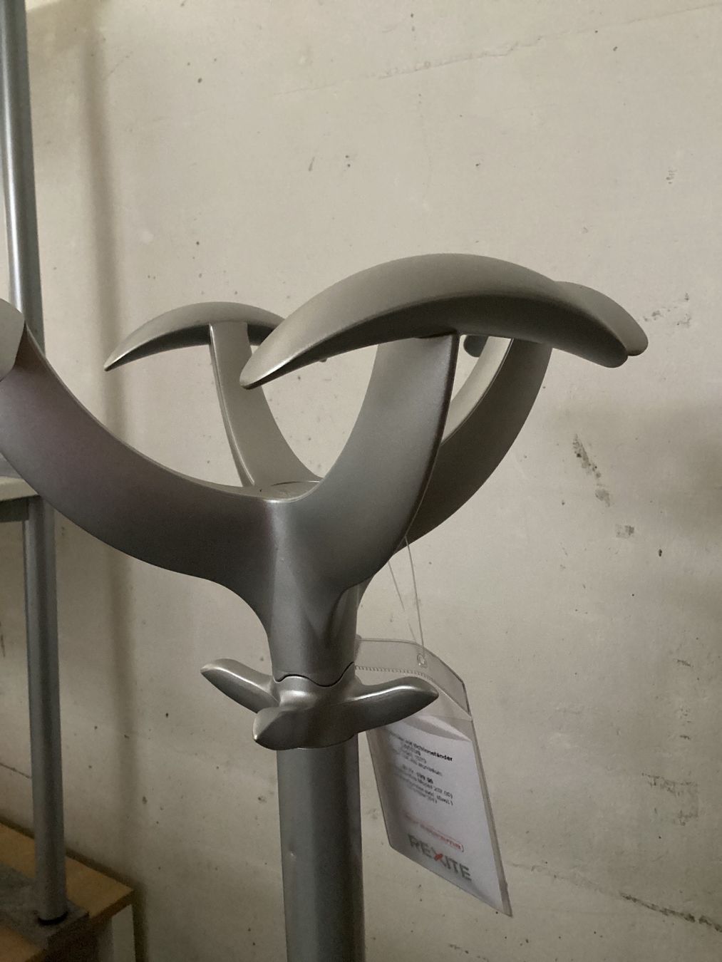 Guardaroba: Rexite Garderobe Cactus silber – Usato da Biel/Bienne venduto da Bureaurama 2