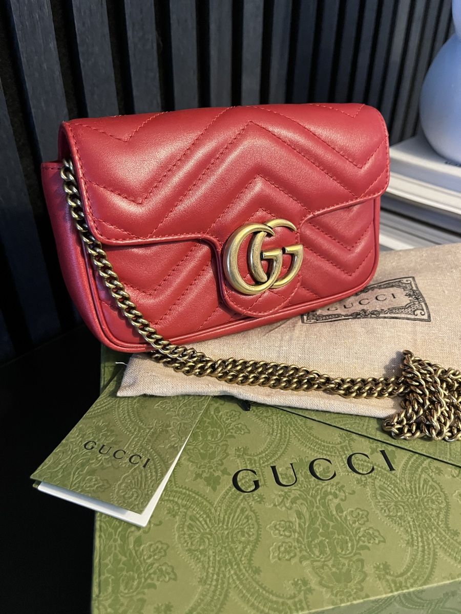 Gucci Borse da donna: Gucci Marmont Super Mini Matelassé Tasche – Nuovo (secondo la descrizione) da Gossau SG venduto da DeRiE