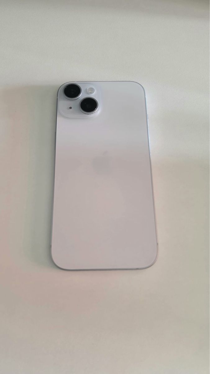 Apple Portables: iPhone 15 (256 GB) – D'occasion à Studen BE par jxlev