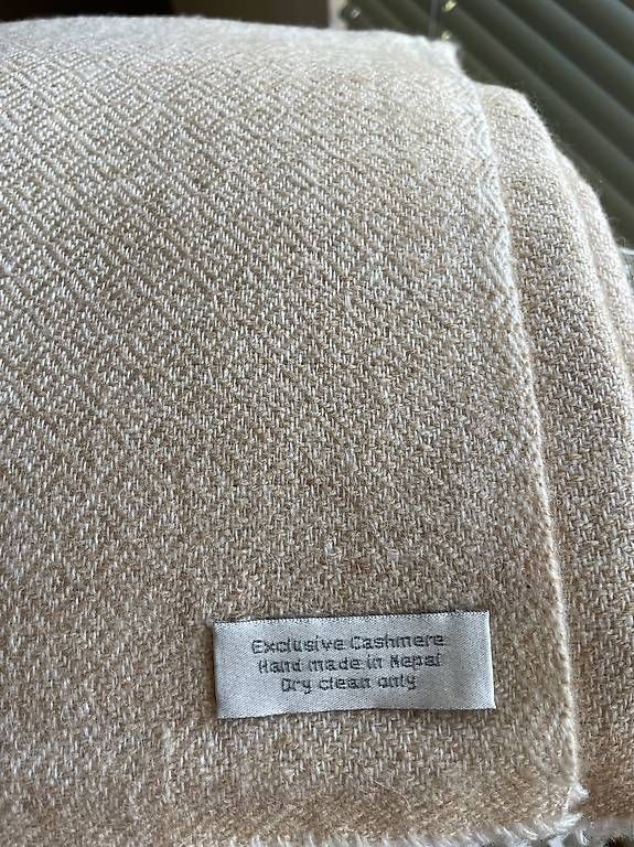 Foulard & Sciarpe: Sciarpa cashmere nuova  – Usato da Balerna venduto da lis_qx6r 1