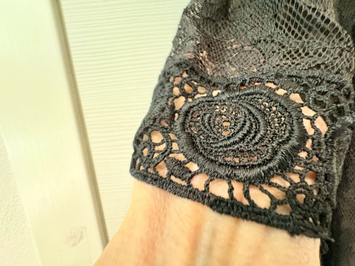 Camicette: Bluse, Schwarze Spitzenbluse, Gr. 40/42, elegant & festlich – Usato da Bellinzona venduto da ModaLugano 7