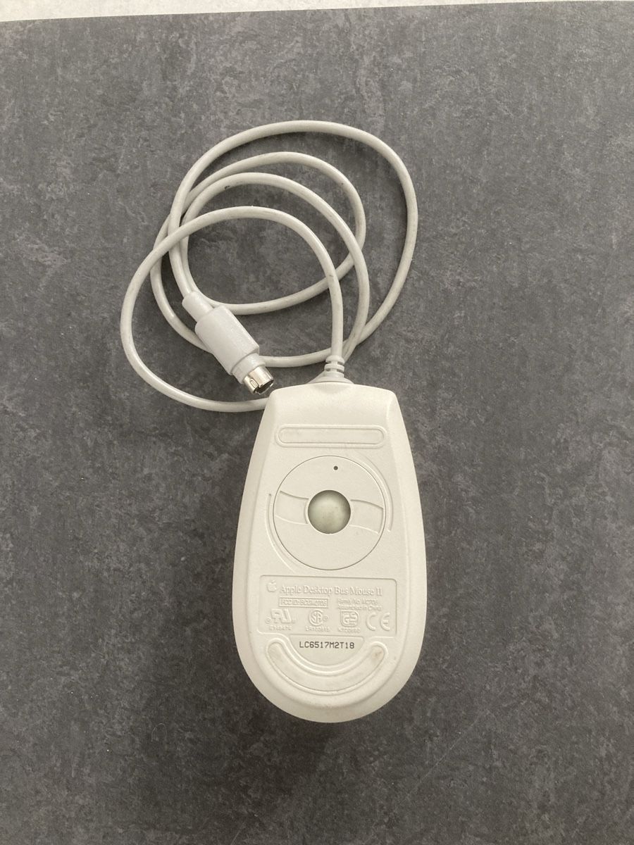 Apple Mouse: Apple Desktop Bus Mouse II, Vintage Maus – Usato da Bazenheid venduto da toolaholic 1