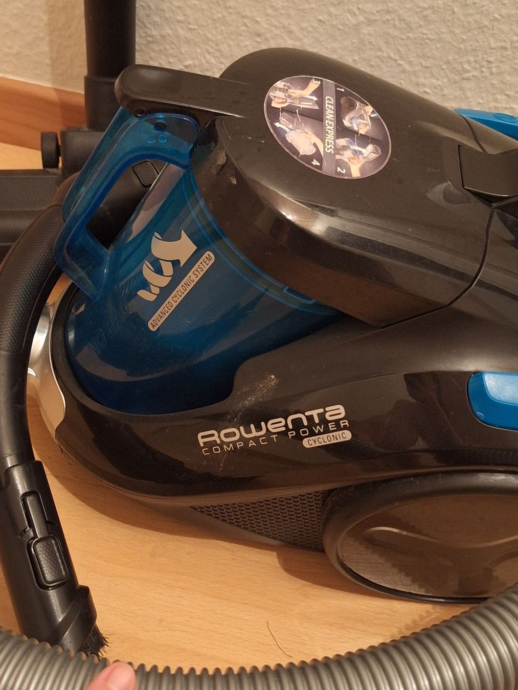 Rowenta Aspirapolveri & Accessori: Staubsauger Rowenta Compact Power Cyclonic gebraucht – Usato da Zürich venduto da ang_m5dp