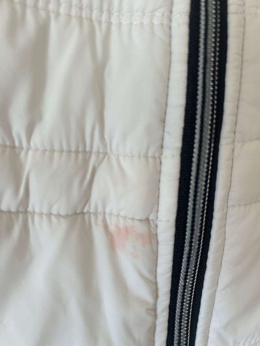 Guess Giacche: Guess White light Padded Jacket - Ladies Size S – Usato da Marin-Epagnier venduto da Kty_1907 7