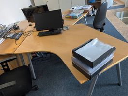 Bürotisch IKEA Galant, Winkel rechts