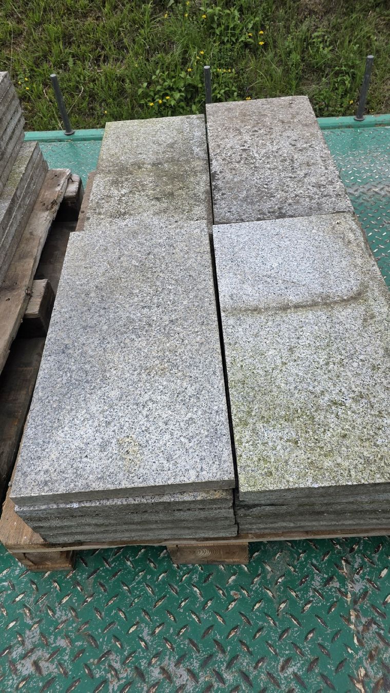 Bodenbeläge: Gartenplatten – Gebraucht aus Stäfa von Michael_gr_00 1