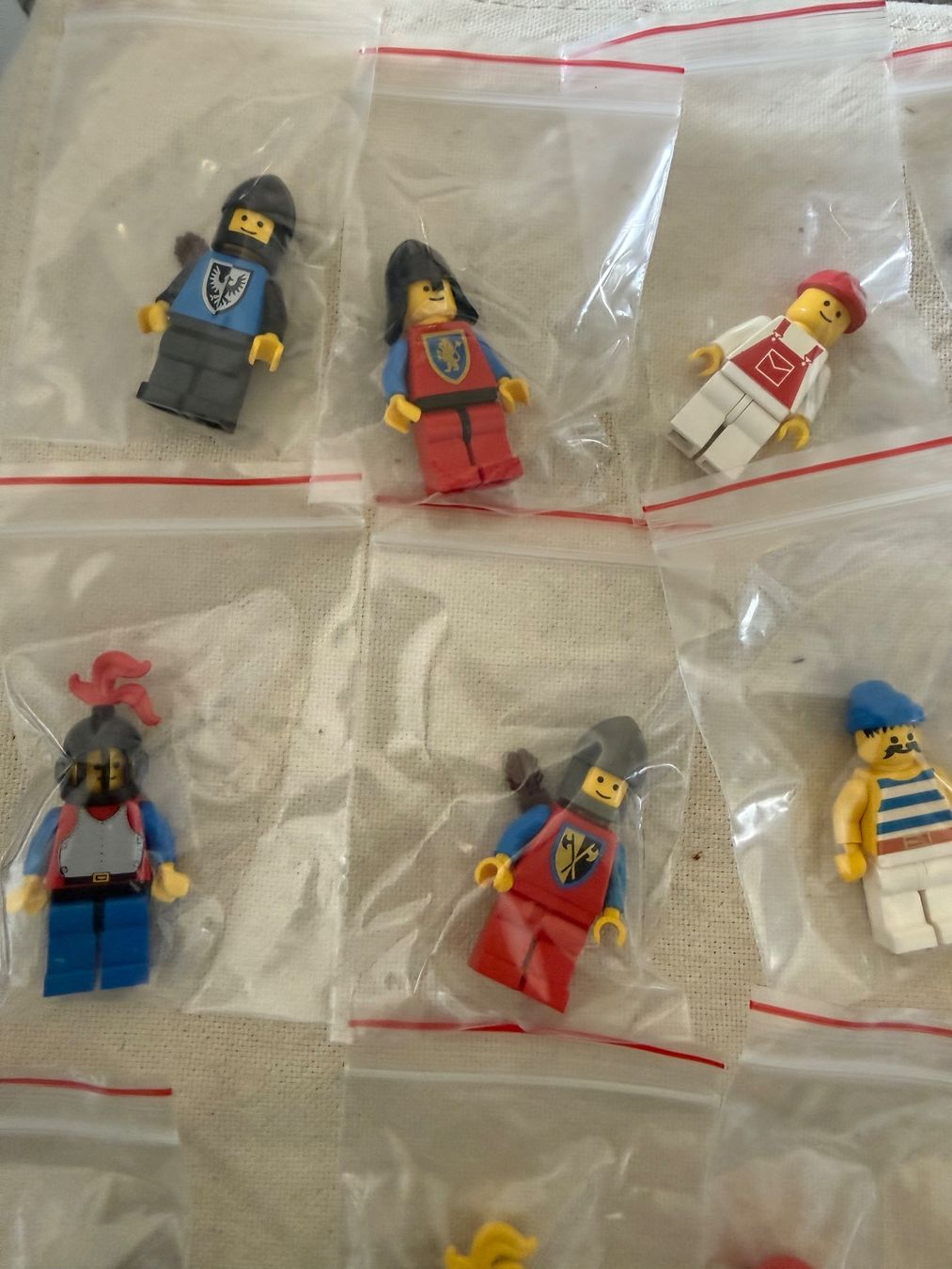 Lego Kit di costruzioni: LEGO Castle / Classic Space / Star Wars Figuren – Usato da Wetzikon ZH venduto da jen_62zf 4