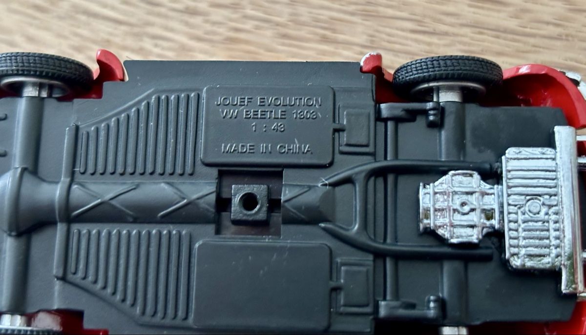 Volkswagen Modellini d'auto: 1 VW**Käfer**Cabriolet**1:43** – Usato da Volketswil venduto da Car6 5