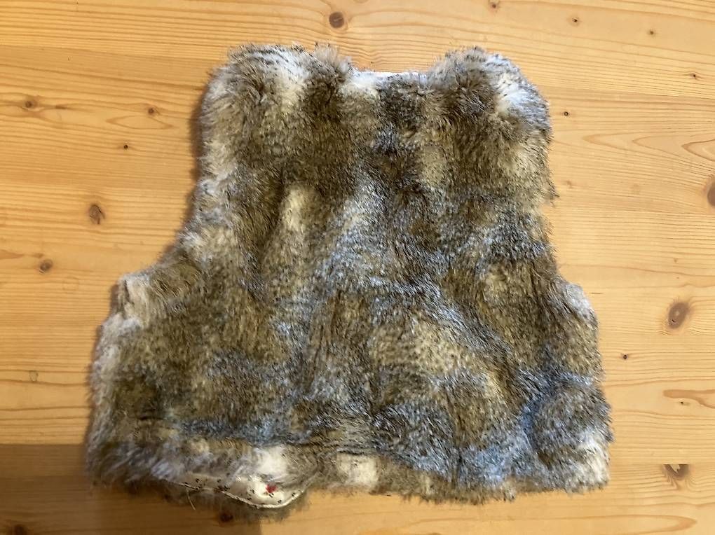 Altro abbigliamento per bambina: Kunstfell Gilet Gr.128 – Usato da Brunnadern venduto da Bumlebee 1