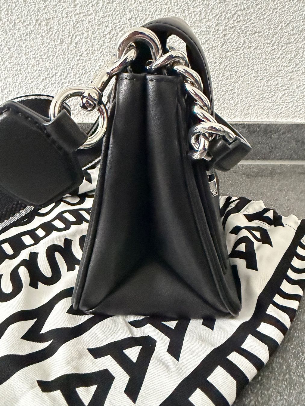 Marc Jacobs Borse: MARC JACOBS THE J MARC CHAIN MINI SATCHEL – Usato da Liebefeld venduto da pia_bern 4