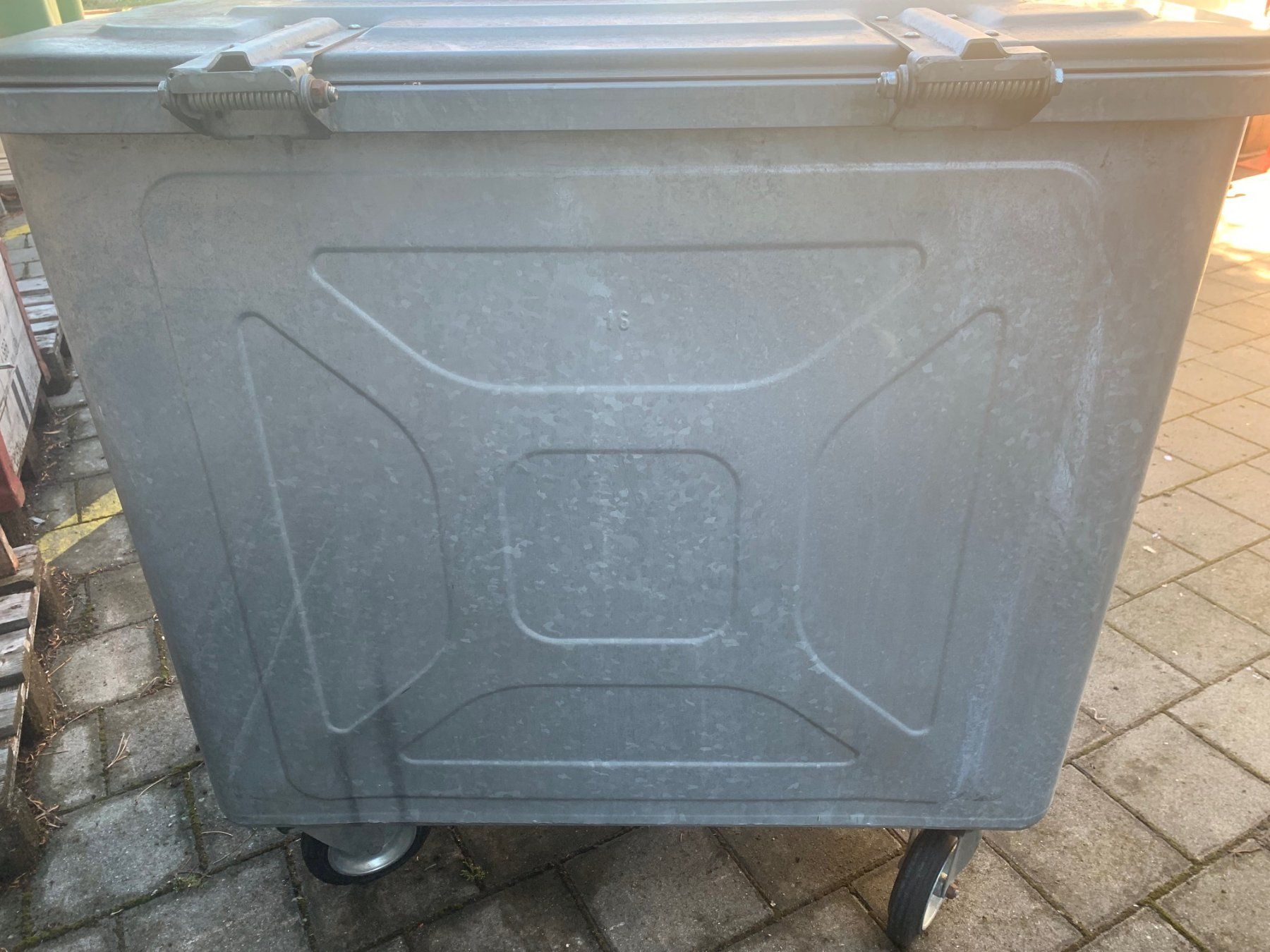 Autres articles bureau & commerces: Schöner, Ochsner Container Abfallcontainer 800 Liter – D'occasion à Wallisellen par zappenduster 4