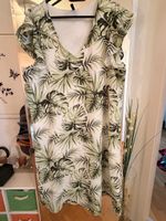 Sommerliches Kleid mit Blätterprint, Grösse M