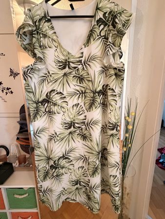 Sommerliches Kleid mit Blätterprint, Grösse M