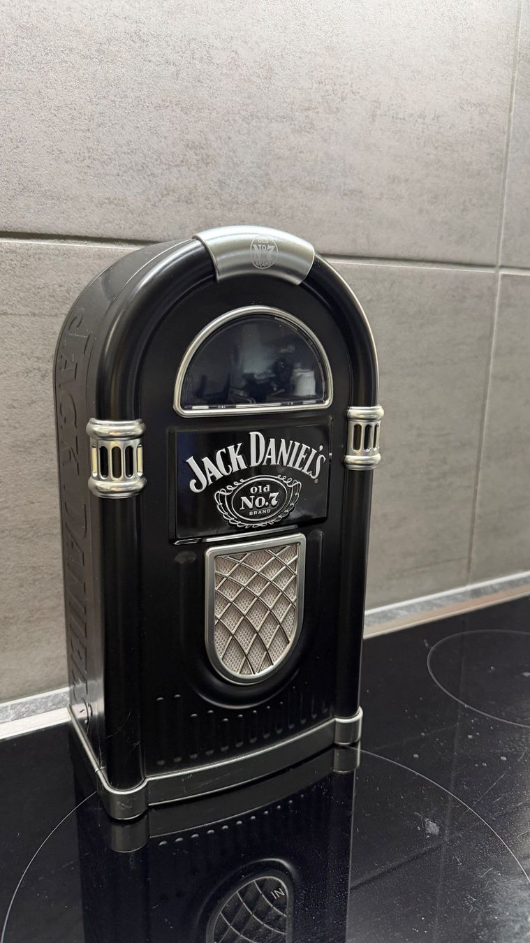 Alle Dekorationen: Jack Daniel's Blechdose / Geschenkbox im Jukebox-Design – Gebraucht aus Härkingen von vxnessacx