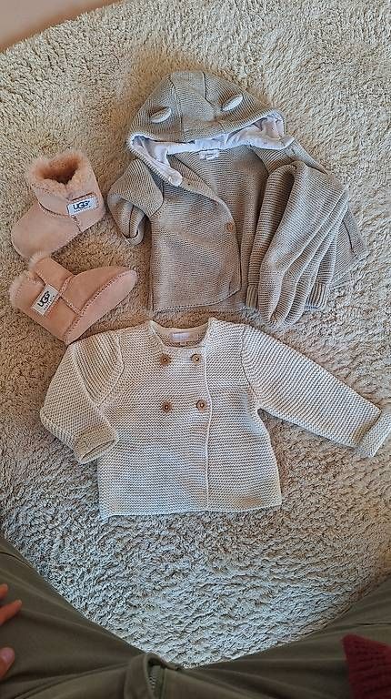 Lotti & Set di vestiti: Babykleidung & UGG Schuhe NEU – Usato da Rüti ZH venduto da la-93 1