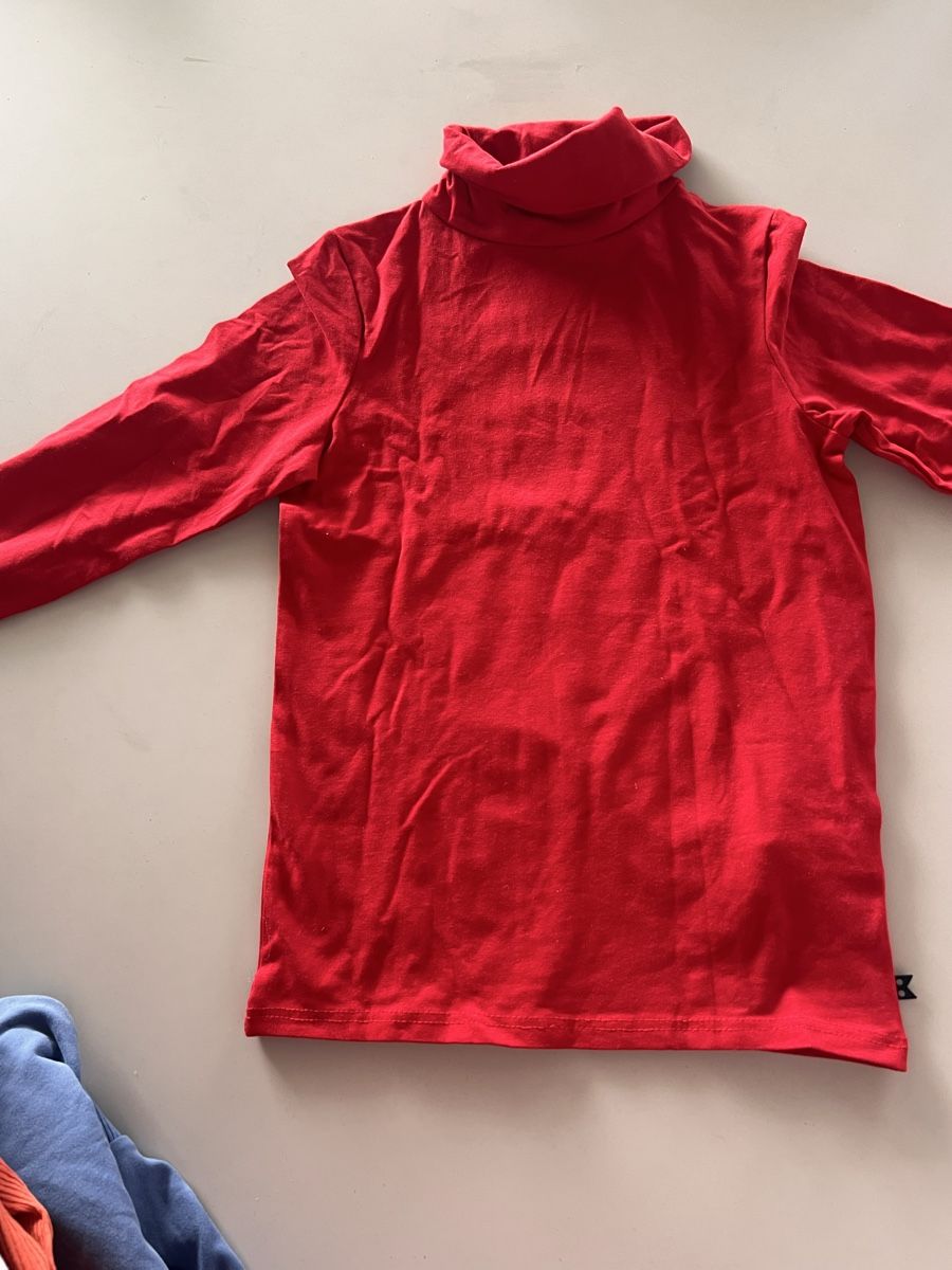 C&A T-shirt: Roter Langarm T-Shirt 128 – Nuovo (secondo la descrizione) da Neuchâtel venduto da Debelibo 1