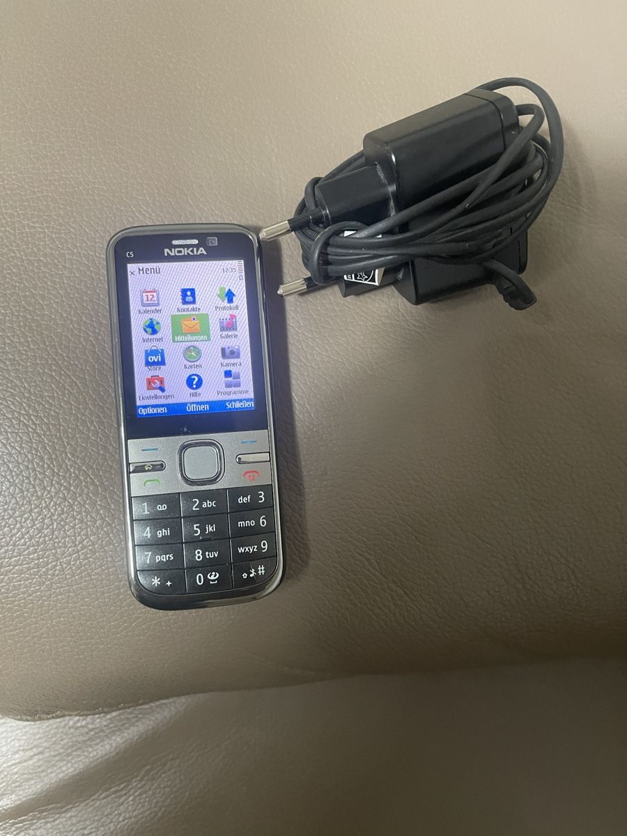Nokia Telefoni cellulari / Smartphones: Nokia C-5-002 – Usato da Regensdorf venduto da mex5145 5