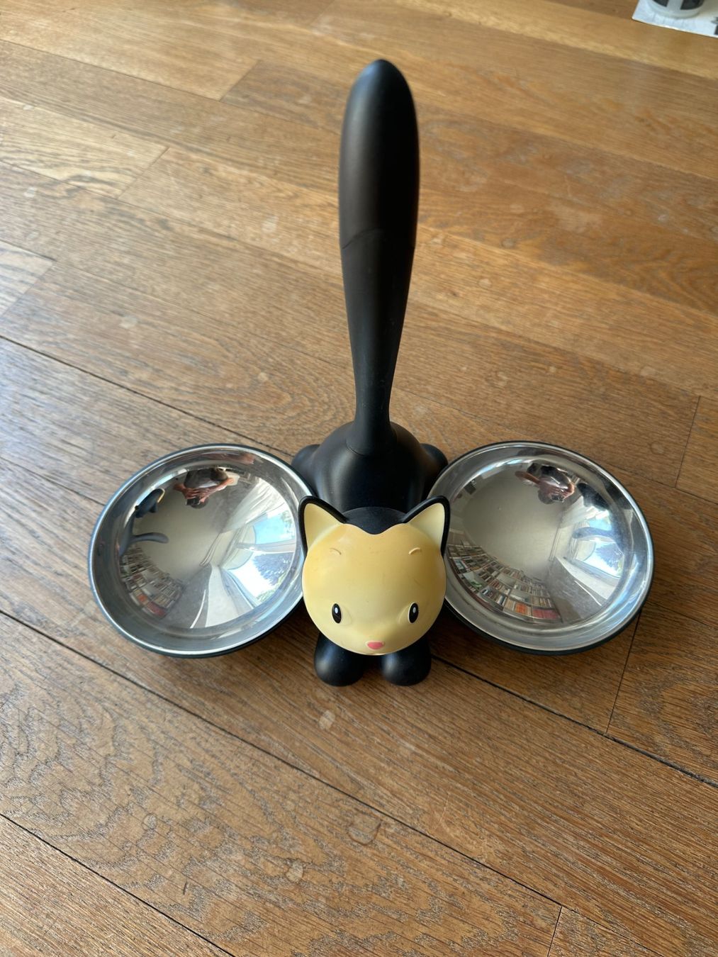 Alessi Schalen: Alessi schwarze Katze Futternapf – Gebraucht aus Luzern von Johannas-flohmarkt