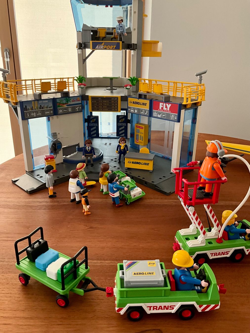 Playmobil Giocattoli: Playmobil Flughafen (3186) – Usato da Davos Clavadel venduto da panorama01 1