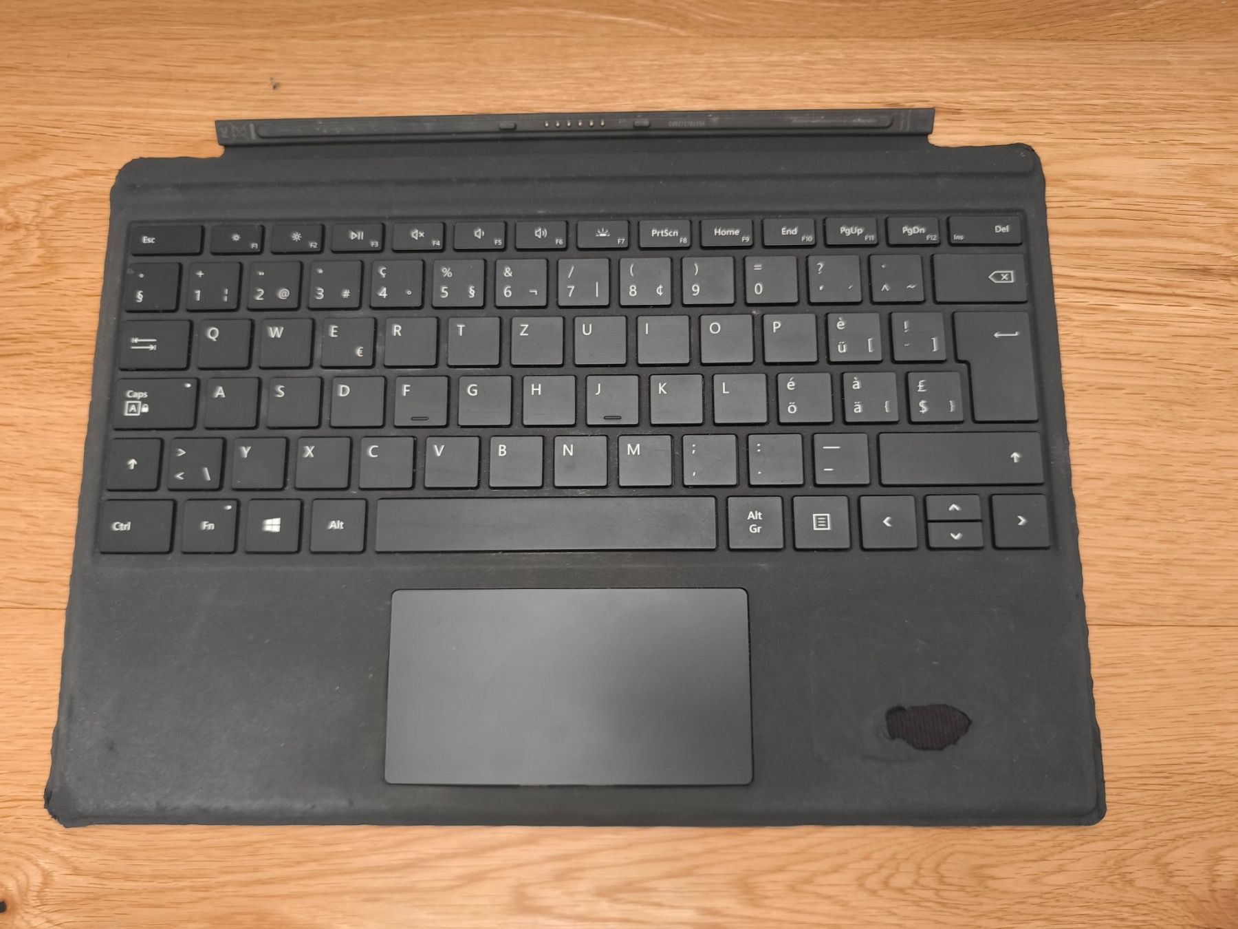Microsoft Tastiere: Microsoft Surface Pro Type Cover - Grau – Usato da Röschenz venduto da Holdrio659