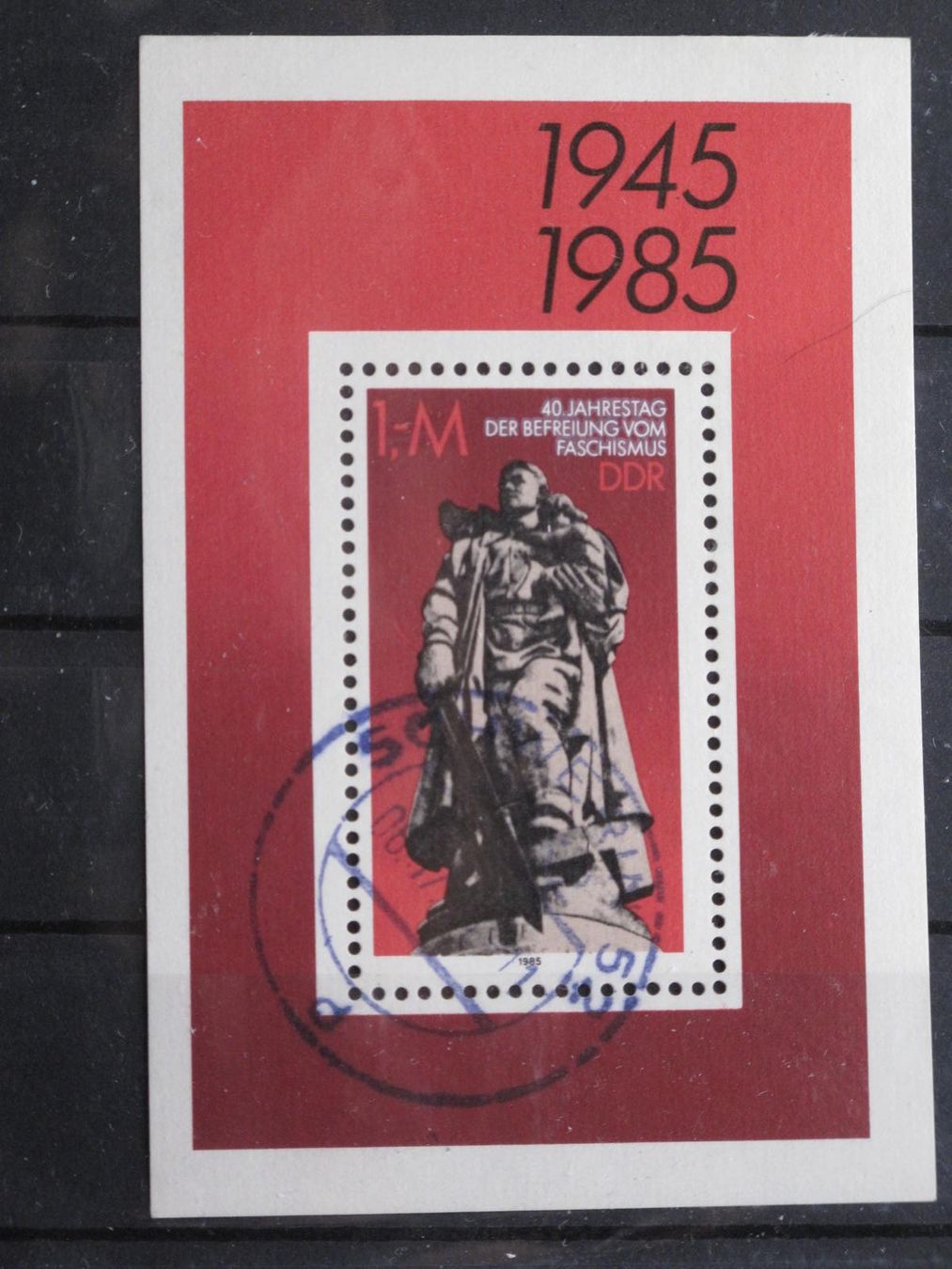 Tutti i francobolli: DDR 1985 Ehrenmal Sowjet Block 82 gest. – Usato da Wil SG venduto da fva01