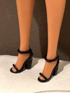 Bambole: +  Barbie  +            FLigHt AtteNdAnt – Usato da Winkel venduto da zeho 6
