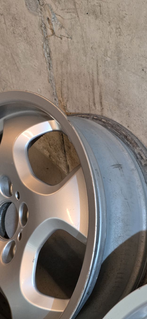 BMW Cerchioni: Jantes 5x120 – Usato da La Roche FR venduto da Kevinmolina10 4