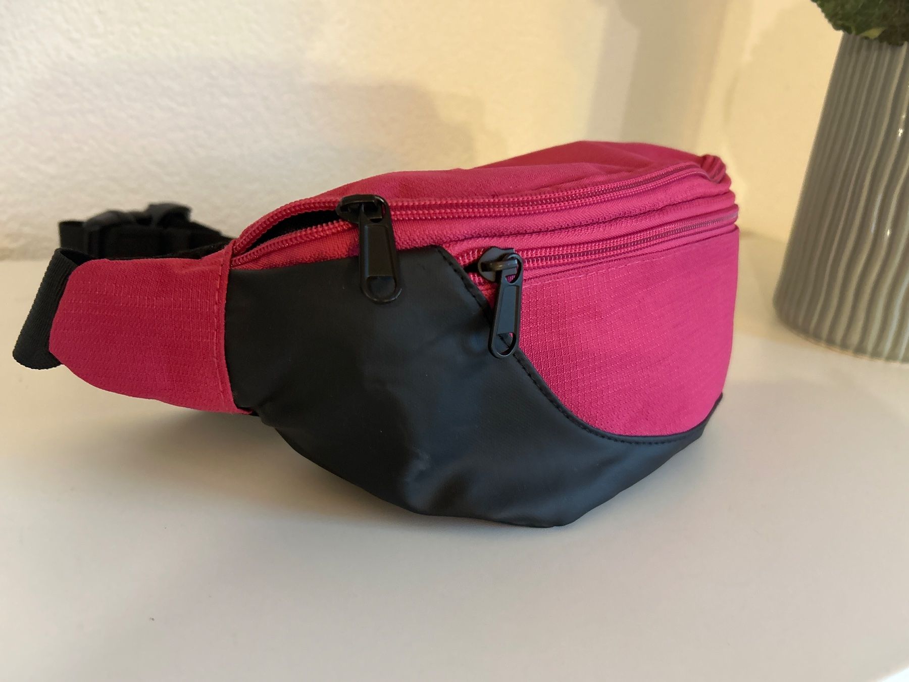 Borse da donna: Damen Bauchtasche Pink/Schwarz – Usato da Brunnen venduto da Nala2929 1
