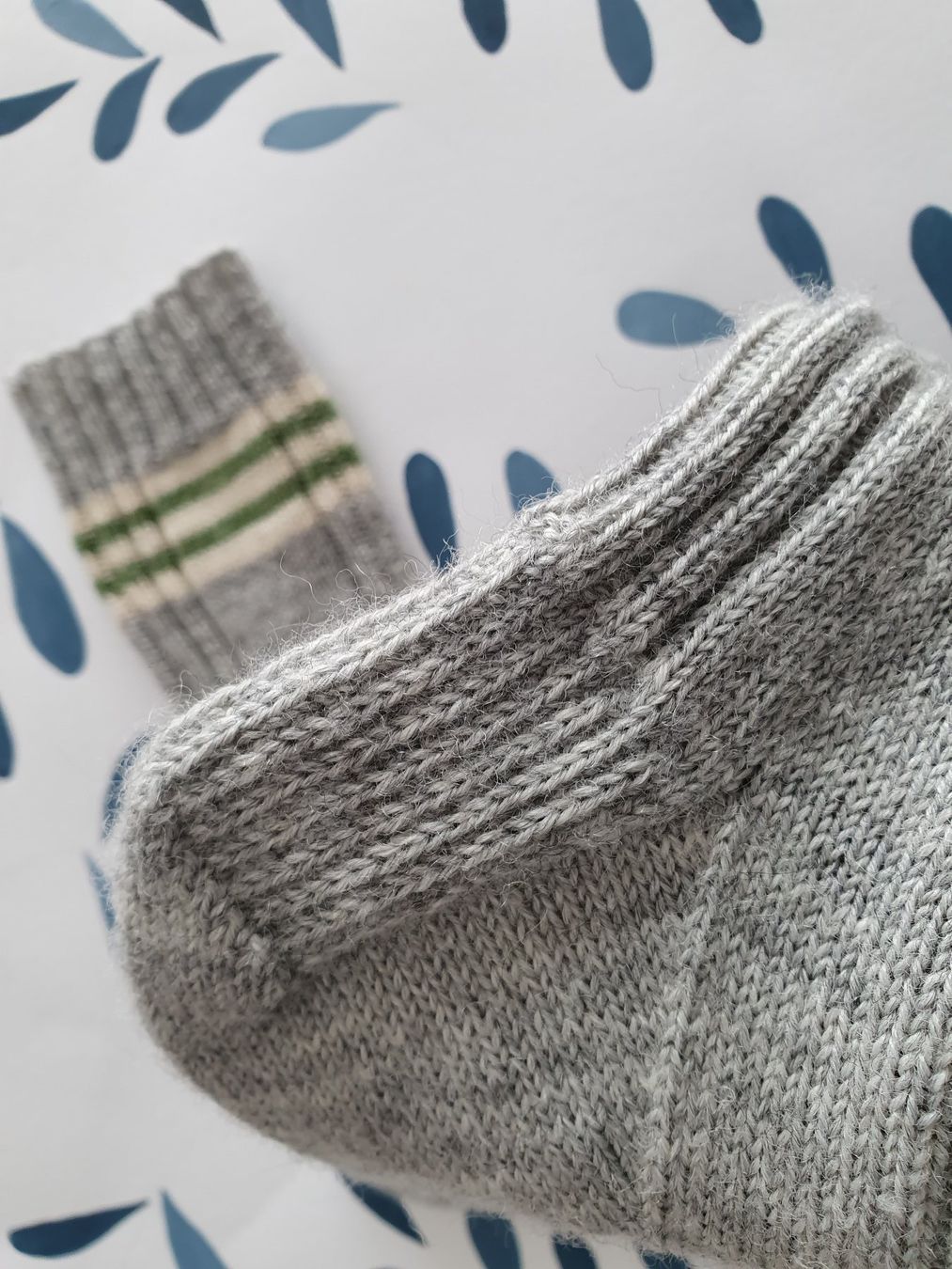 Calze: Handgestrickte Socken, Gr. 38, Wollsocken, Geschenk – Nuovo e nell'imballaggio originale da Neunkirch venduto da Sandramay 3