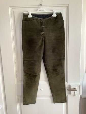 Hose echtes Wildleder in dunklem oliv, toller Schnitt S/M