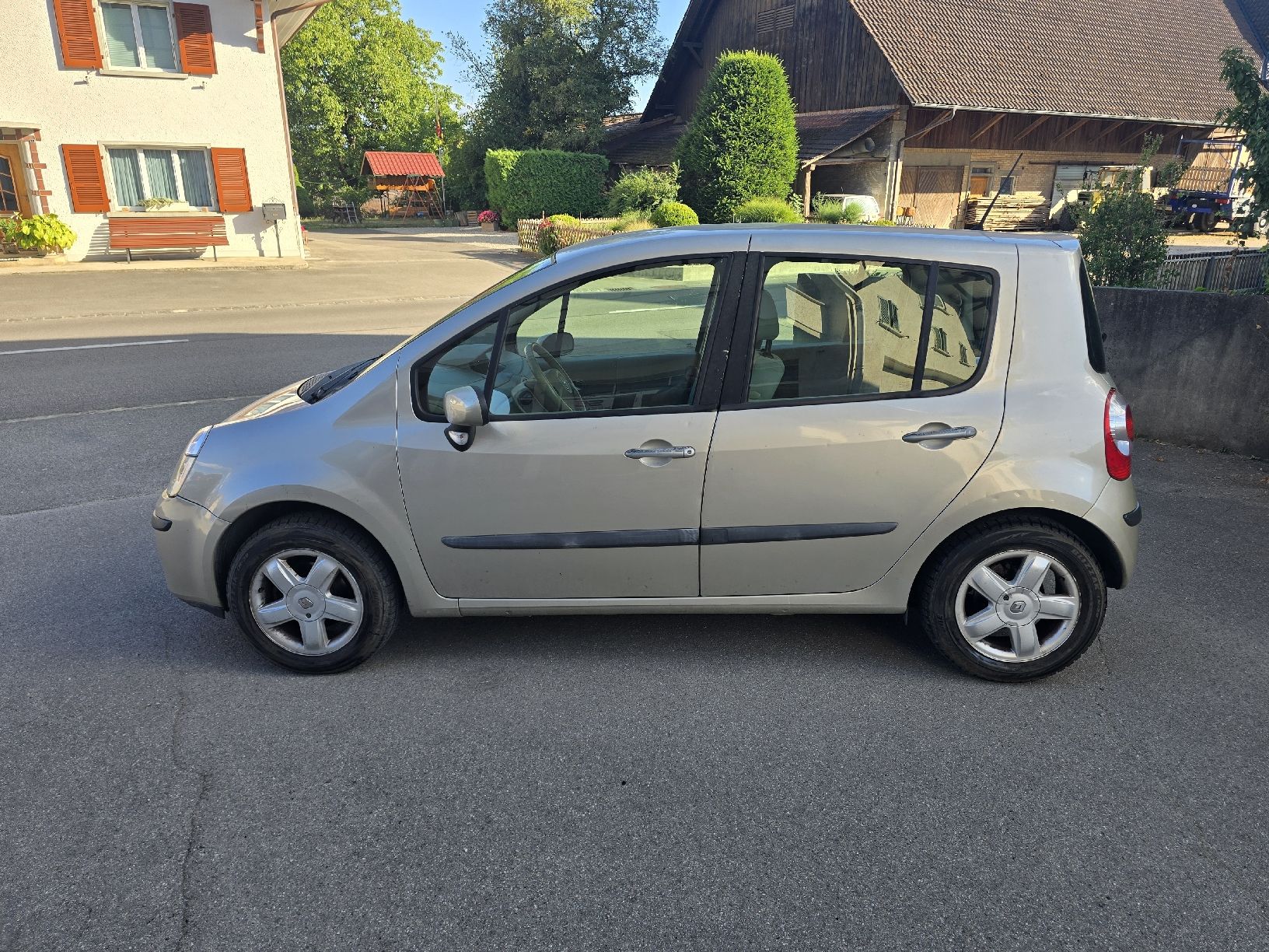 Renault Automobili: Renault Modus 1.4 16V  mit mfk 27.7 26 – Usato da Aarberg venduto da 2002stefan 1